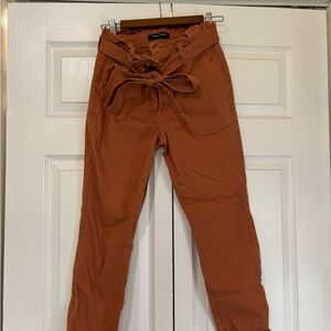 Women's Straight Leg Jeans in Rust